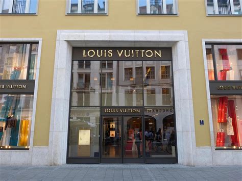 louis vuitton gebraucht münchen|louis vuitton munich airport.